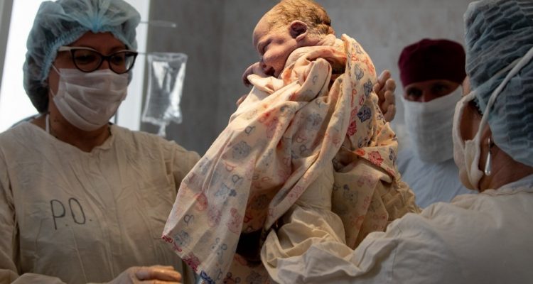Я родился! Будни акушерок перинатального центра Александро-Мариинской больницы