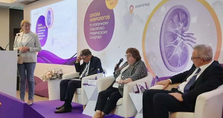 Нефрологи Александро-Мариинской больницы приняли участие в конференции в Волгограде