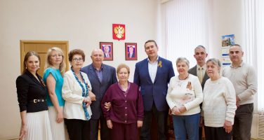В преддверии Дня Великой Победы – главного праздника, объединяющего поколения, состоялась встреча главного врача с ветеранами-медиками Александро-Мариинской областной клинической больницы