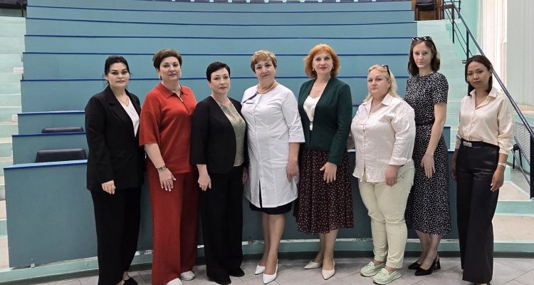 На базе Александро-Мариинской областной клинической больницы прошла научно-практическая конференция «Современный подход медицинских сестер к эффективному развитию детей раннего возраста»