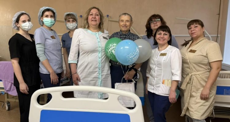 ПОЗДРАВЛЯЕМ С 90-ЛЕТИЕМ!