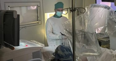 В Александро-Мариинской больнице впервые в Астрахани урологи провели эндоскопическую комбинированную интраренальную хирургию (ЭКИРХ) ⠀